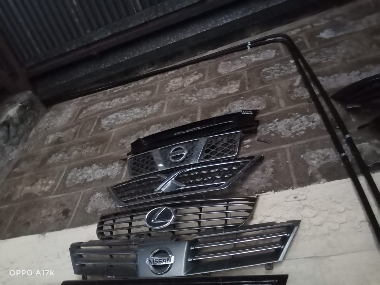 Nissan Note Grill
